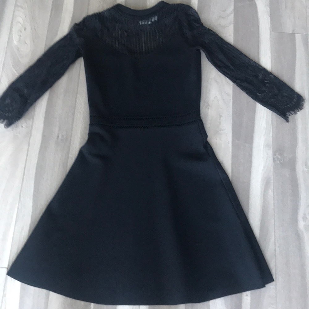 Black dress lace sleeves